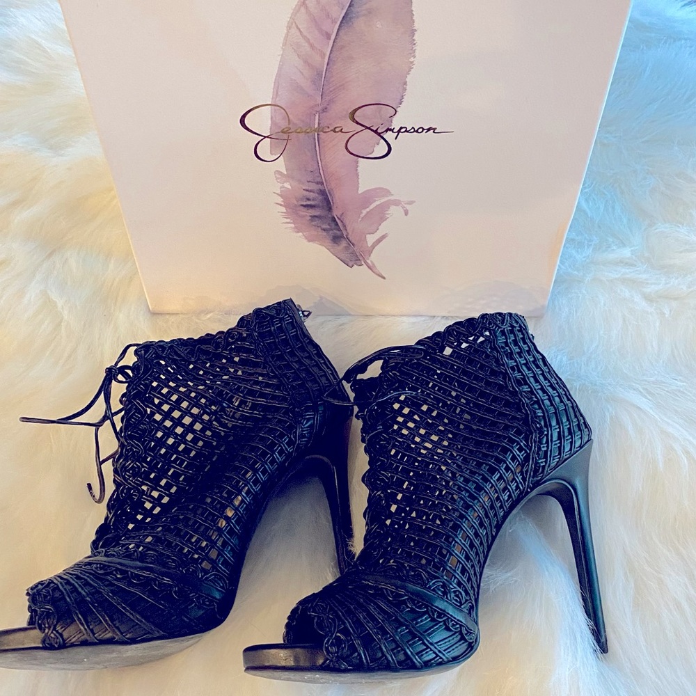 Jessica Simpson- Black Rendy Heels with string ties, size 8.5M.  Gently used.